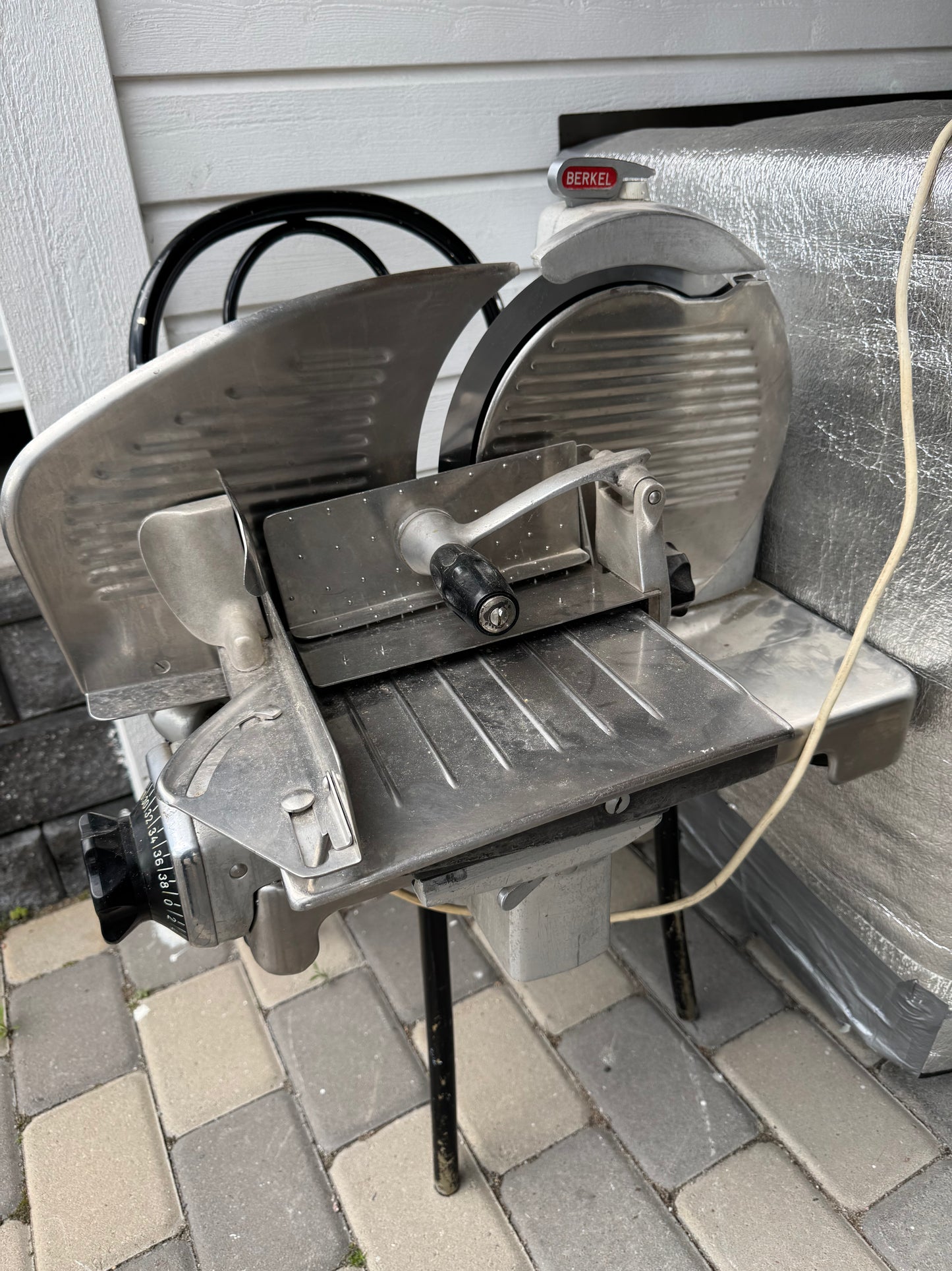 BERKEL 834 - Skärmaskin