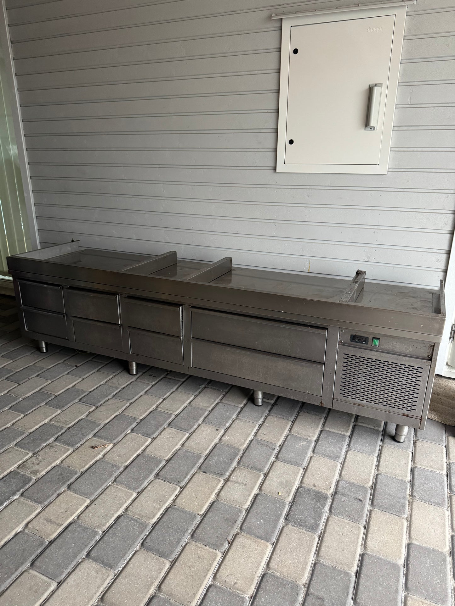 Grillkylbänk