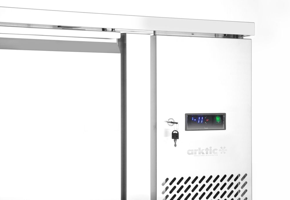 Arktic Kyldisk, 3 dörrar 420L, Profi Line, GN 1/1, 420L, 230V/400W, 1795x700x(H)879mm