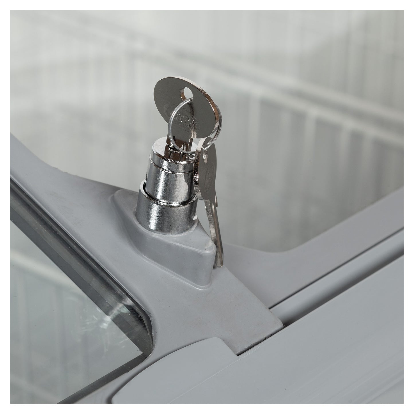 NIC501SCEB - Glassfrys - Elegant frysbox med kurvade skjutlock i glas